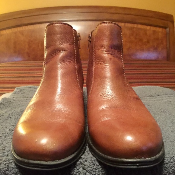 Boots - Picture 6 of 10